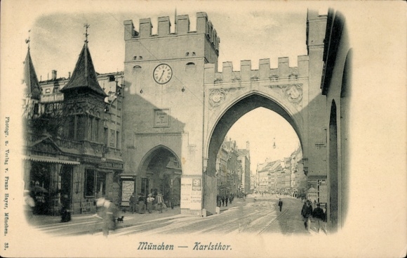 Munich Maxvorstadt, Karlstor, arquitectura, reloj, gente, vista de la calle