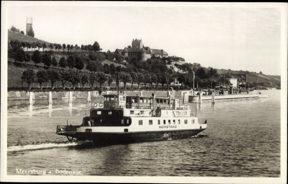 Ferry de Meersburg al lago de Constanza en ruta, castillo