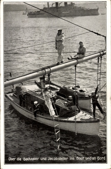 Marineros alemanes, a través del codaste y la escalera de Jacob hacia el bote y a bordo, buque de guerra