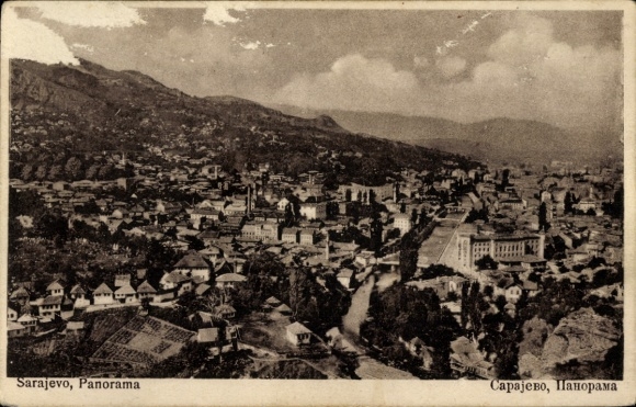 TP Sarajevo Bosnia Herzegovina, vista panorámica del paisaje urbano, montañas al fondo