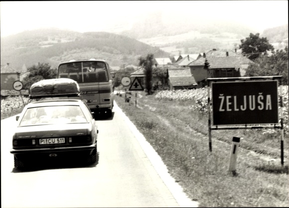 foto Bulgaria, coches, pueblo Zelyusa